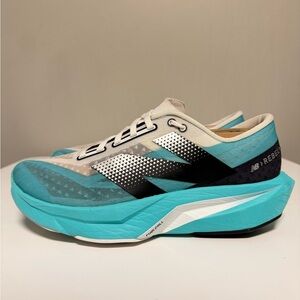 New Balance FuelCell Rebel v4, Cyber Jade/Black/White Women’s US 9.5 B WFCXCJ4